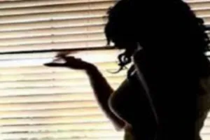 कानपुर : हनीट्रैप में फंसाकर कारोबारी से 2.50 करोड़ ठगे, फोटो एडिट कर बदनाम करने की दी धमकी 