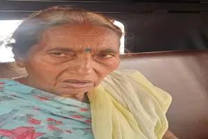  कानपुर : बुजुर्ग मां के सामने बेटे की पीट-पीटकर हत्या, पीड़िता बोला- साहब हमें शव नहीं ले जाना, पैसे नहीं हैं 