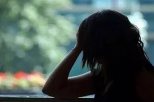 Bareilly: कपड़े उतारकर महिलाओं को अश्लील इशारे करता है पड़ोसी