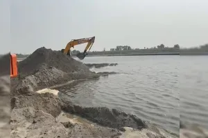 UP: गंगा में अवैध बालू खनन पर लगाया 25 लाख से अधिक का जुर्माना