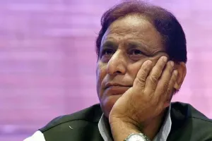 UP: भड़काऊ भाषण के एक और मामले में सपा नेता आजम खां बरी
