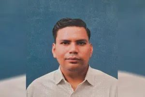 UP: बीएलओ की रात में सोते समय मौत, तनाव की बात कह रहे शिक्षक