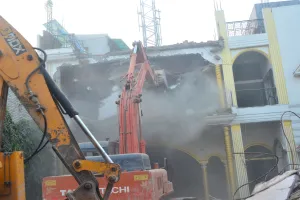 Bareilly : हाईकोर्ट से मिली बड़ी राहत...नहीं चलेगा एवान-ए-फरहत पर बुलडोजर, 15 दिन में शुरू हो कंपाउंडिंग प्रक्रिया