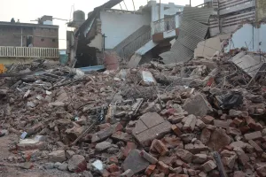 Bareilly: जमींदोज हुए तौकीर के करीबियों के दोनों अवैध बरातघर, सूफी टोला दूसरे दिन भी बना रहा छावनी