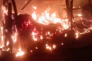 गोंडा : भूमि विवाद में टिन शेड जलाने का मामला गर्माया, एसपी ने सीओ को सौंपी जांच