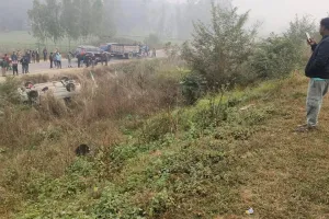 बाराबंकी : कोहरे में ओवरटेक बना जानलेवा, पूर्वांचल एक्सप्रेसवे पर आर्टिगा-स्कॉर्पियो की टक्कर में दो की मौत