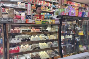 Bareilly: क्रिसमस पर प्लम और फ्रूट रम केक के मिल रहे ज्यादा आर्डर