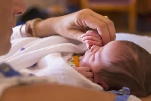 Moradabad: डिलीवरी रिपोर्ट न देने वाले अस्पतालों का लाइसेंस होगा निरस्त