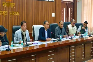 Moradabad: ऋण पत्रावलियों के निस्तारण में देरी पर जिलाधिकारी नाराज