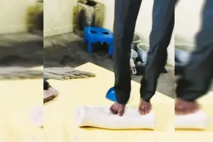 Moradabad: पैरों से रौंदकर बनाई जा रही गजक, वीडियो वायरल हुआ तो FSDA ने शुरू की पड़ताल