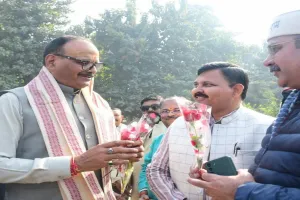 UP: डिप्टी सीएम बोले-योग से मिलती है शरीर को शुद्धता...एसआईआर से चुनाव को मिलेगी