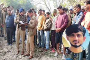 लखीमपुर खीरी: दोस्तों के साथ गये युवक का मिला अधजला शव, परिजनों ने जताई हत्या की आशंका