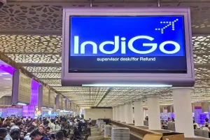 Indigo Flight Cancellation : आसमान छूते किरायों के खिलाफ सरकार ने विमानन कंपनियों को दी चेतावनी, इंडिगो को फौरन रिफंड का दिया आदेश  