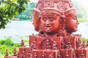 अमरकंटक की मिट्टी रंगों की अंतर्राष्ट्रीय उड़ान