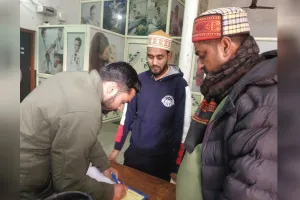 UP: इलाज के दौरान जच्चा-बच्चा की मौत, परिजनों का हंगामा