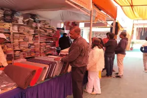 खादी उत्पाद प्रदर्शनी: सात दिन में 1.25 करोड़ का कारोबार...खादी उत्पादों की चमक से खिले कारोबारियों के चेहरे