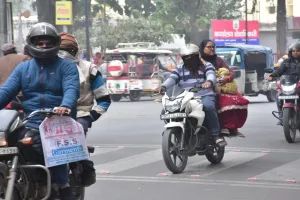 Moradabad: हवाओं ने बढ़ाई गलन, सर्दी से जनजीवन प्रभावित घने कोहरे के बाद छाए रहे बादल