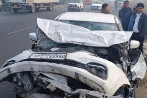 UP: कोहरे में 14 वाहन टकराए, युवक की मौत, 10 लोग घायल