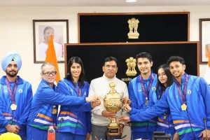 खेलमंत्री ने विश्व स्क्वाश कप जीतने वाली भारतीय टीम को किया सम्मानित, कहा- यह गर्व का है पल