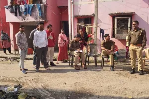 Gonda News: पत्नी के वियोग से परेशान पति ने फंदा लगाकर दी जान