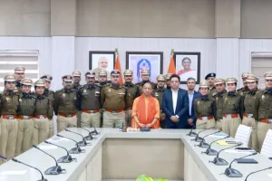 जीरो टॉलरेंस के साथ कानून-व्यवस्था को दें सर्वोच्च प्राथमिकता... CM योगी ने की IPS 2023 और 2024 बैच के 23 प्रशिक्षु अधिकारियों से भेंट