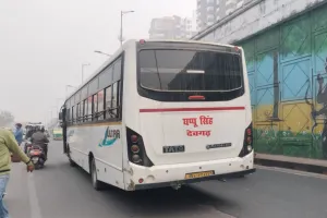 चेक पोस्ट को चकमा देकर शहर में प्रवेश कर रहीं डग्गामार बसें, परिवहन मुख्यालय से मात्र एक किमी दूरी पर हो रही संचालित