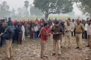 Hardoi News: ईदगाह के पास युवक का शव मिला, परिजनों ने लगाया हत्या का आरोप 