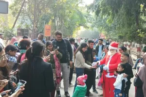 क्रिसमस पर लखनऊ चिड़ियाघर में उमड़ी रिकॉर्ड भीड़: 7000 से ज्यादा दर्शक पहुंचे, बच्चों से लेकर बड़ों तक ने जमकर की मस्ती