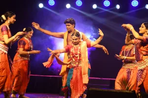 Bhatkhande Sanskriti Vishwavidyalaya: संजू का तबला, हरिहरन की गायकी और शोवना नारायण का कथक रहा आकर्षण