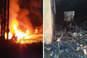 कोरबा में बाइक गोदाम में लगी भीषण आग, 25 मोटरसाइकिलें खाक