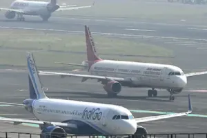 Flight Advisory: घने कोहरे से उत्तर, पूर्वी भारत में उड़ानें प्रभावित... एयरलाइनों ने यात्रियों के लिए जारी की एडवाइजरी