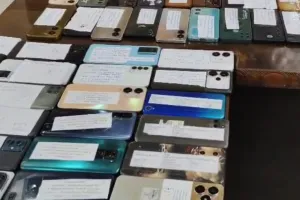 प्रतापगढ़ः पुलिस को मिलीए बड़ी सफलता, 90 मोबाइल बरामद कर वैध स्वामियों को लौटाए