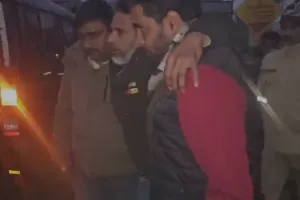 50 हजार के इनामी से पुलिस की मुठभेड़, सिधौली पुलिस और एसओजी टीम ने मिलकर किया गिरफ्तार