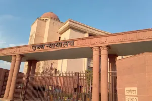 मौलिक अधिकारों का उल्लंघन पर ही रिट याचिका पोषणीय... उपभोक्ता आयोग के फैसले के विरुद्ध याचिकाओं को लेकर HC का महत्वपूर्ण निर्णय