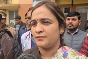 महिलाओं की गरिमा से खिलवाड़ पर बवाल, नीतीश कुमार की हरकत और संजय निषाद के बयान पर भड़कीं अपर्णा यादव, बोलीं- तुरंत मांगें माफी