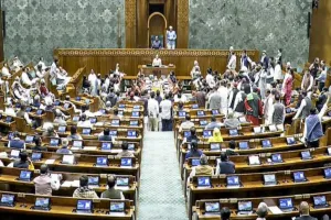 राजभवनों का नाम बदलने के मुद्दे पर रास में तीखी नोकझोंक, रिकॉर्ड से टिप्पणियां हटाने की उठी मांग 