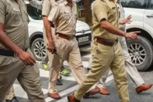 Lucknow News: अवैध शराब तस्करी का भंडाफोड़, 13,812 बोतल विदेशी शराब के साथ आरोपी गिरफ्तार 