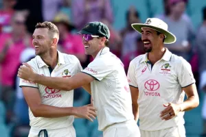 ऑस्ट्रेलिया टीम से बाहर हुए चोटिल हेजलवुड, कमिंस की वापसी के बढ़े आसार