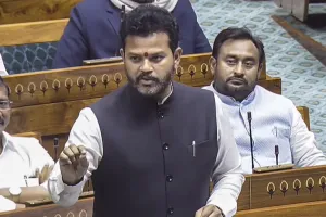 हवाई किराए की मनमानी पर लगाम... बोले नायडू- त्योहारों के समय भी अनुचित किराया बढ़ने पर कार्रवाई करेगी सरकार