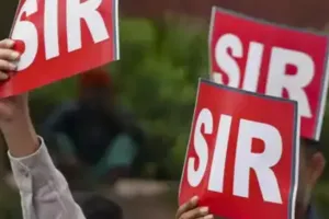 SIR की समय सीमा खत्म होने से पहले राजनीतिक दलों ने झोंकी ताकत, बोला विपक्ष- 3 करोड़ वोटरों के नाम कटने का खतरा