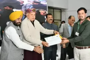 4 करोड़ से अधिक किसानों को मिला निःशुल्क मृदा स्वास्थ्य कार्ड, विश्व मृदा दिवस पर कृषि मंत्री ने शुरू किया ‘धरती माता बचाओ अभियान’