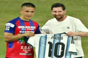 'मेस्सी की कला ही मेरा इलाज', G.O.A.T से मिलने के बाद भावुक हुए छेत्री, कहा- पूरा हुआ सपना और फर्ज