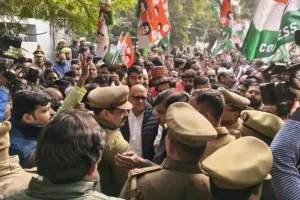 सोनिया-राहुल को अदालत से राहत: कांग्रेस बोली- भाजपा की साजिश नाकाम, सड़कों पर उतरे कार्यकर्ता