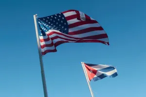 17 दिसंबर: दशकों बाद अमेरिका, क्यूबा ने कूटनीतिक संबंधों को बहाल करने की घोषणा की 