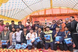 दो दिवसीय विधायक खेल प्रतियोगिता का समापन... बोले चंपत राय- टीम भावना से कार्य करने से मिलती है सफलता 