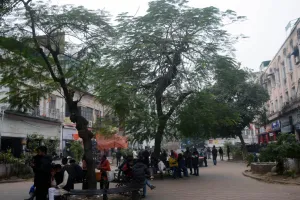 प्रदूषण कम दिखाने को आंकड़ेबाजी में लगा नगर निगम...जहां प्रदूषण मापक यंत्र लगे वहीं कर रहा पानी का छिड़काव