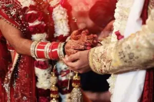 उन्नाव में वरमाला के बाद दुल्हन प्रेमी संग फरार... दुल्हा करता रह गया इंतजार