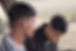 Deoria News: युवक की बेल्ट से पिटाई और थूक चाटने को मजबूर करने का वीडियो वायरल, एक आरोपी गिरफ्तार 