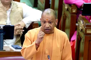 UP Winter Session 2025: कोडीन कफ सीरप मामले में सीएम योगी की दो दूक, समय आने दीजिए जरुर चलेगा बुलडोजर