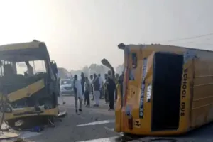 हरियाणा: दो बसों की भीषण टक्कर, चार स्कूली बच्चों सहित 10 घायल 